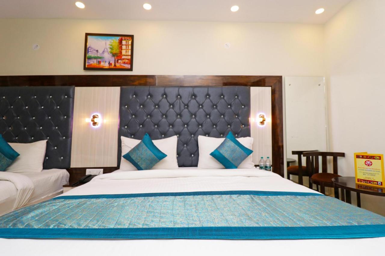 Airport Hotel Shivaka Inn นิวเดลี ภายนอก รูปภาพ