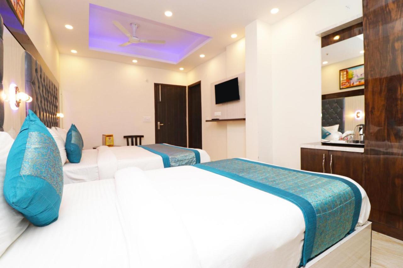Airport Hotel Shivaka Inn นิวเดลี ภายนอก รูปภาพ